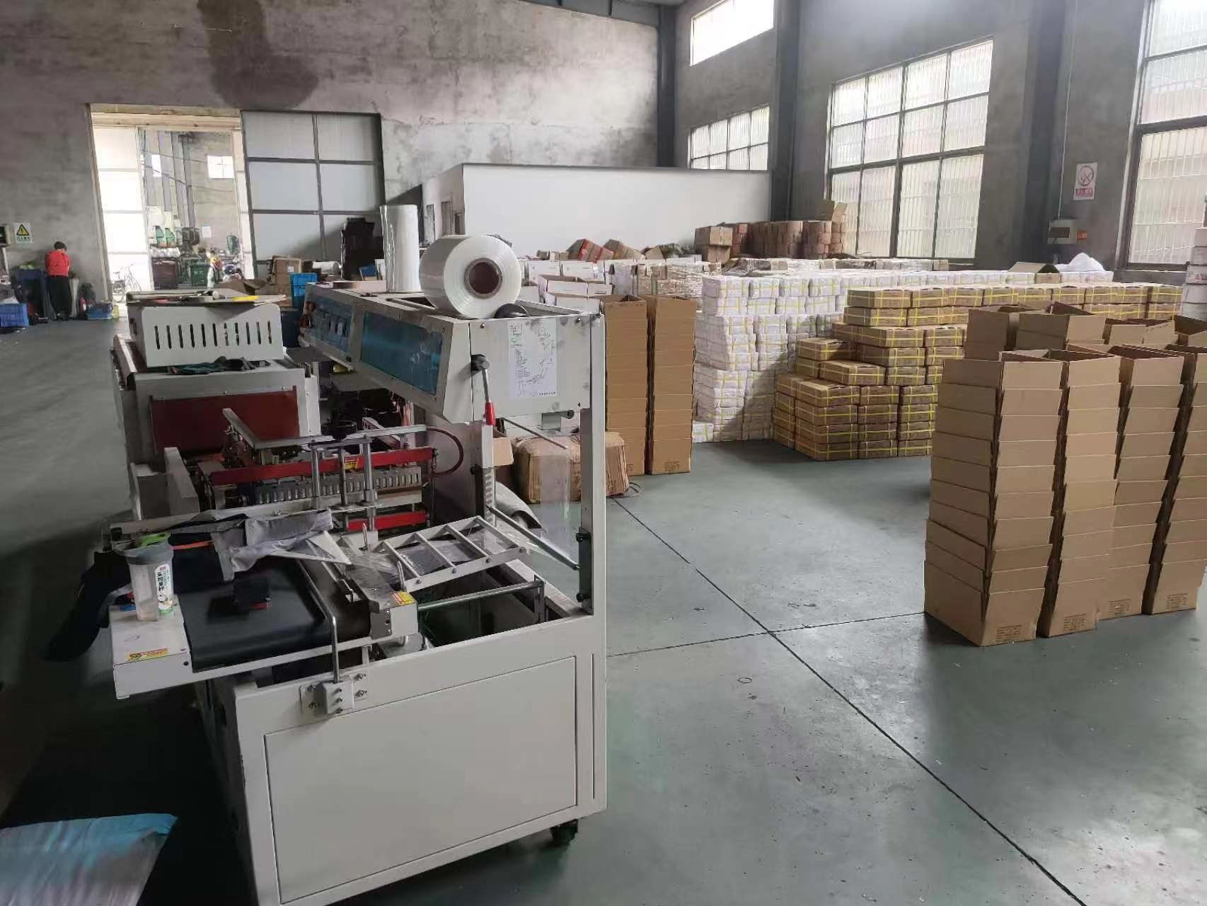 Hangzhou Zhenrong Import and Export Co., Ltd linea di produzione in fabbrica