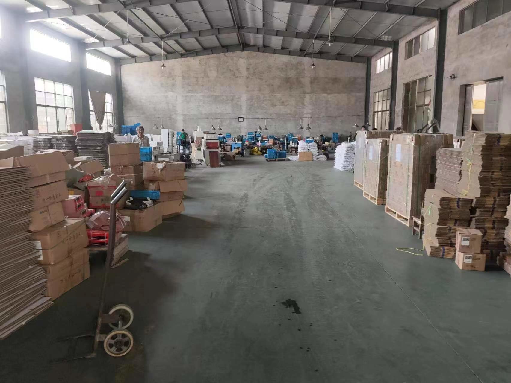 Hangzhou Zhenrong Import and Export Co., Ltd linea di produzione in fabbrica