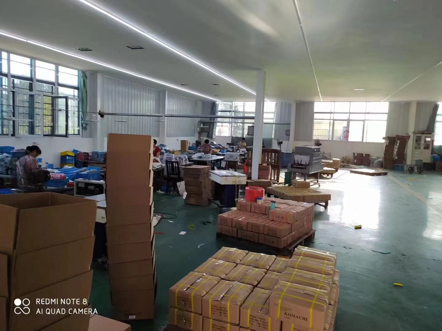 Hangzhou Zhenrong Import and Export Co., Ltd linea di produzione in fabbrica