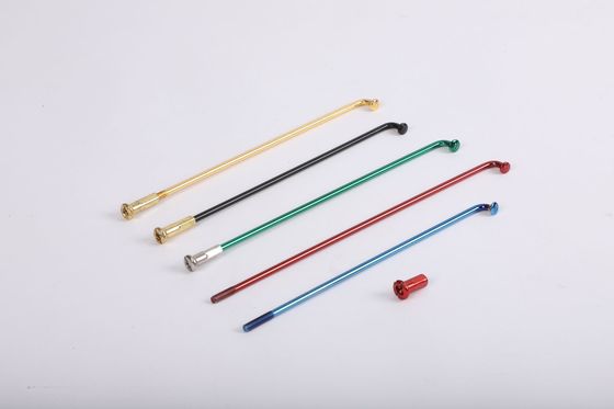 Alta resistenza alla trazione Moto Spokes e capezzoli Colore Titano