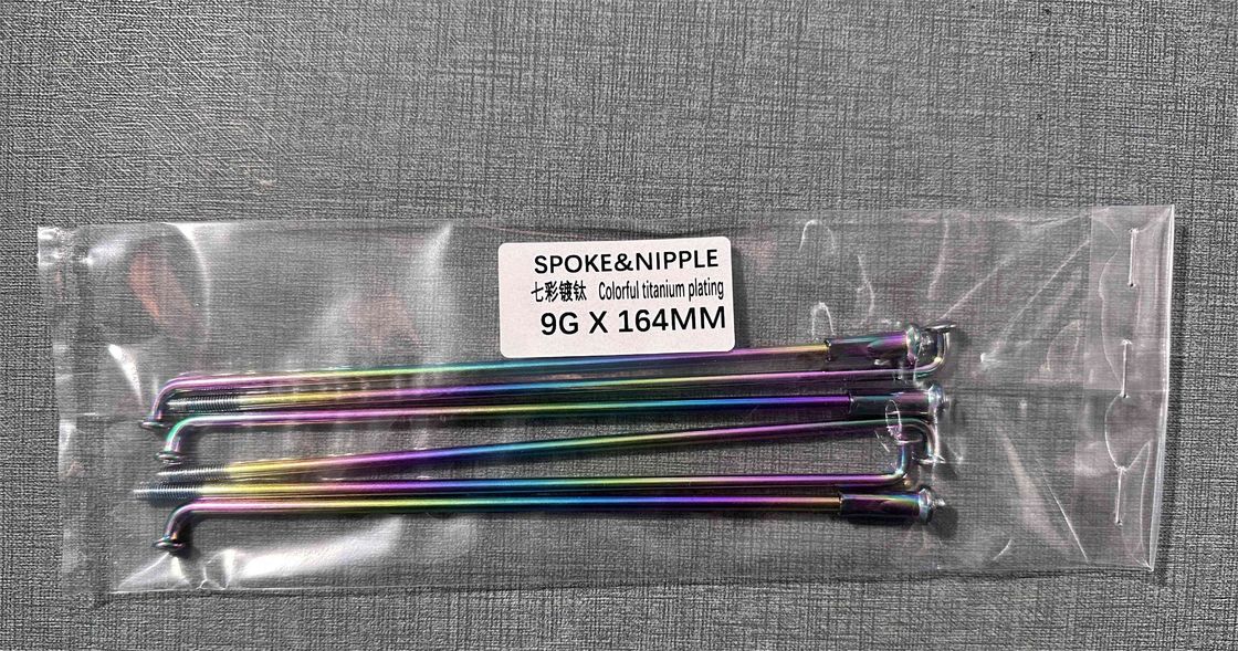 Alta resistenza alla trazione Moto Spokes e capezzoli Colore Titano